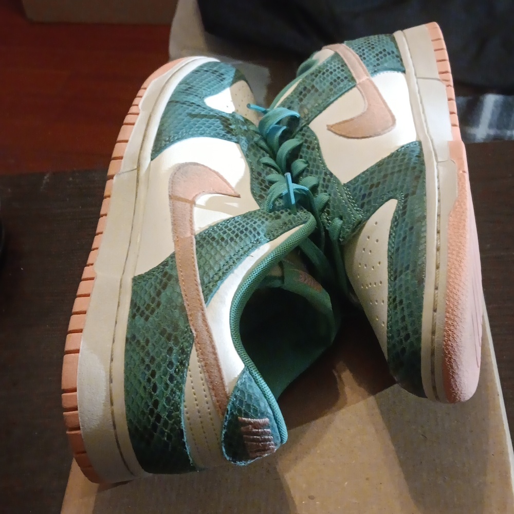 Nike Dunk Low ME Snakeskin Washed Teal Bleached Coral Men's SZ 11 EUC - Picture 7 of 9